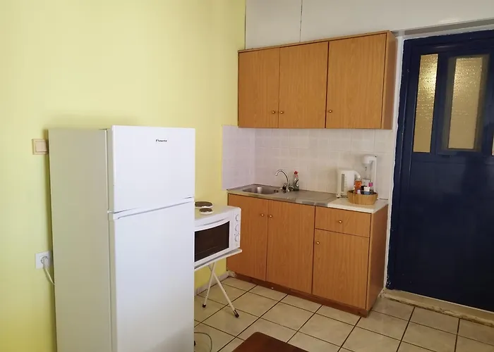 Semesterbostad Yellow House Logaras