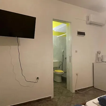 Yellow House Hébergement de vacances Logaras