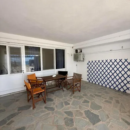 Yellow House Hébergement de vacances Logaras