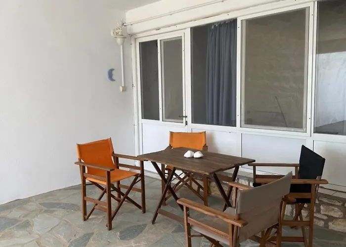 Yellow House Logaras